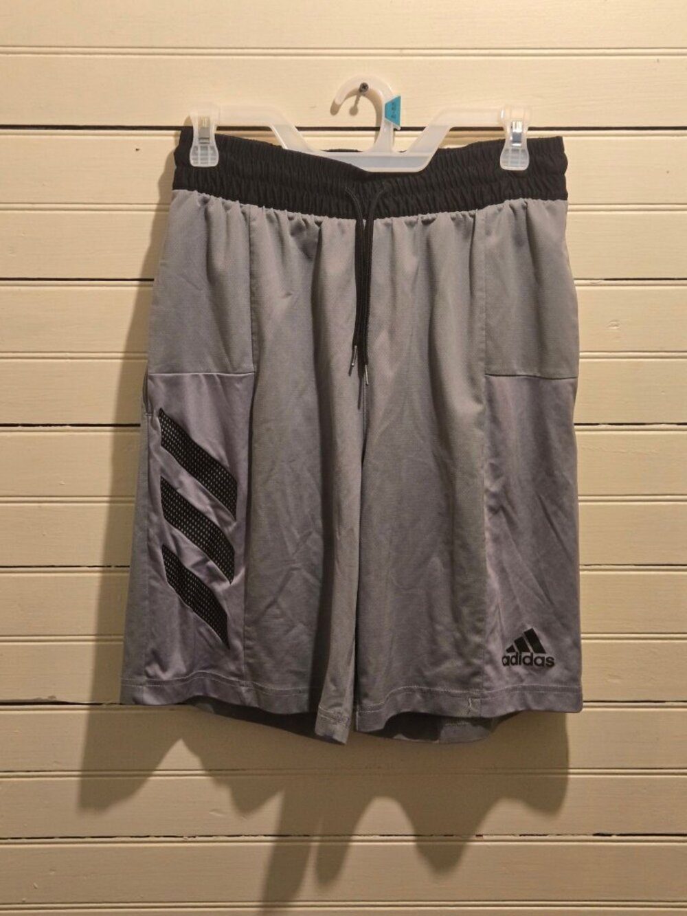 Adidas Basketball Shorts Mens M Gray AEROREADY Moisture Wicking Drawstring